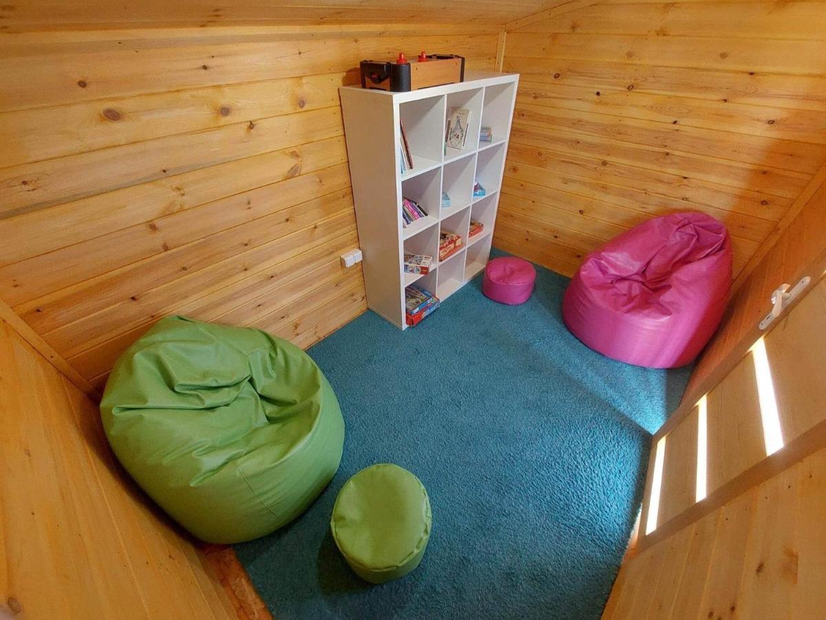 E-Tekergok Haza Hotel Bukkzserc Екстериор снимка
